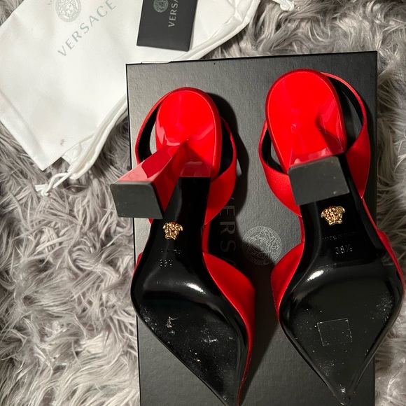 VERSACE RED CRYSTAL LA MEDUSA SATIN SLING-BACK PUMPS - Picture 6 of 9